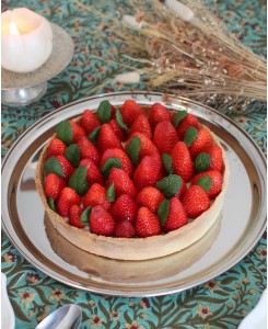 Tarte aux fraise sur un plat Thali